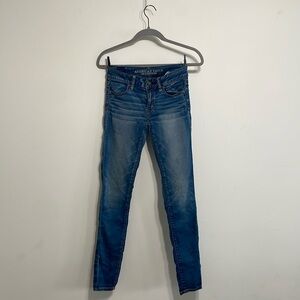 AE Medium Wash Super Super Stretch Jegging